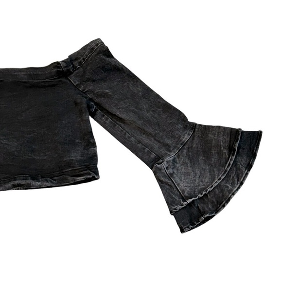 ZARA The Ruffle Blouse Off the shoulders Denim Bell sleeve Pullover Size Medium - Picture 8 of 9